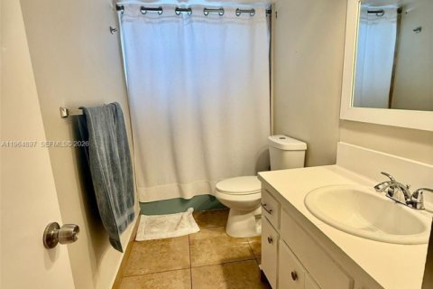 Condo in Miami, Florida, 1 bedroom  № 2027121 - photo 15