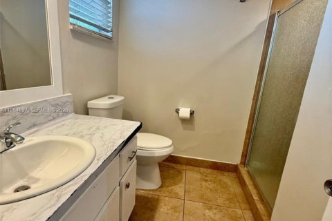 Condo in Miami, Florida, 1 bedroom  № 2027121 - photo 21