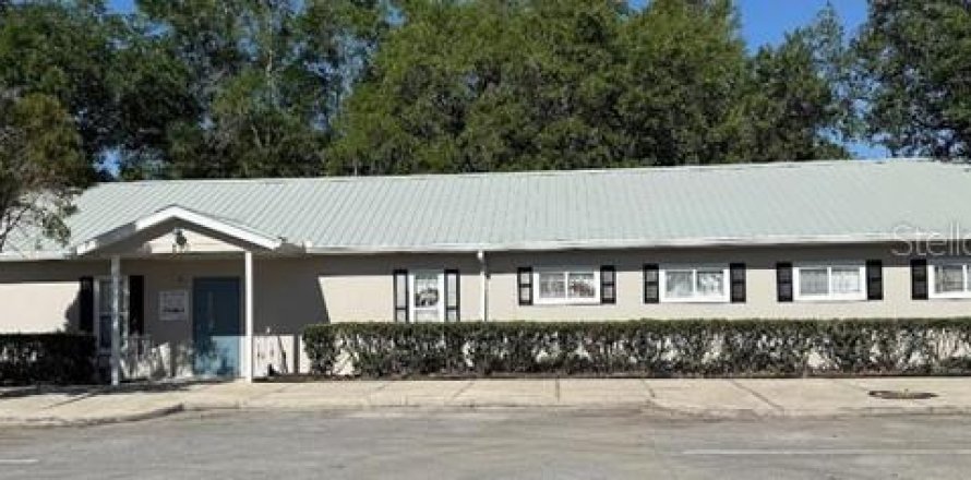 Commercial property in Ocala, Florida 197.7 sq.m. № 2108054