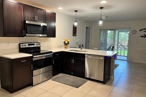 House in Port Charlotte, Florida 3 bedrooms, 127 sq.m. № 1855921 - photo 6