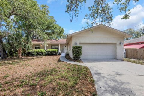 Villa ou maison à Tarpon Springs, Floride 3 chambres, 161.84 m2 № 2124411