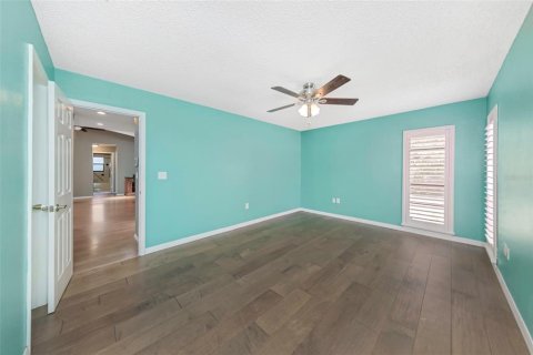House in Tarpon Springs, Florida 3 bedrooms, 161.84 sq.m. № 2124411 - photo 30