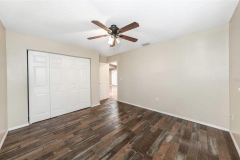 House in Tarpon Springs, Florida 3 bedrooms, 161.84 sq.m. № 2124411 - photo 22