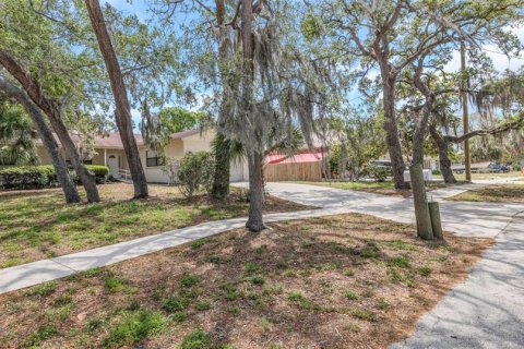 House in Tarpon Springs, Florida 3 bedrooms, 161.84 sq.m. № 2124411 - photo 4