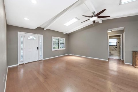 House in Tarpon Springs, Florida 3 bedrooms, 161.84 sq.m. № 2124411 - photo 7