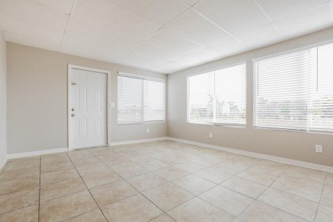 Villa ou maison à louer à Port Charlotte, Floride: 3 chambres, 131.36 m2 № 2100287 - photo 9