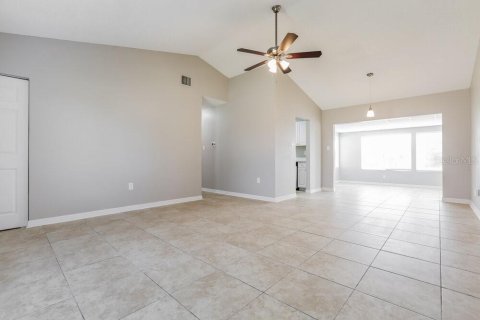 Villa ou maison à louer à Port Charlotte, Floride: 3 chambres, 131.36 m2 № 2100287 - photo 4