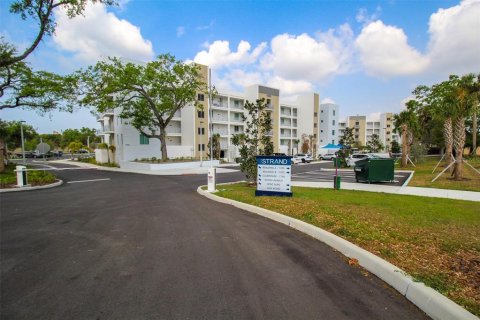 Copropriété à louer à Sarasota, Floride: 1 chambre, 75.25 m2 № 2298775 - photo 2