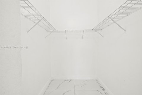 Condo in Pembroke Pines, Florida, 3 bedrooms  № 2068471 - photo 19