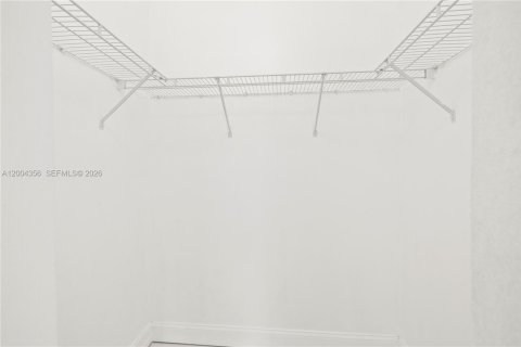 Condo in Pembroke Pines, Florida, 3 bedrooms  № 2068471 - photo 18