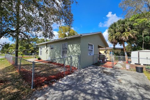 House in Fort Lauderdale, Florida 3 bedrooms, 84.17 sq.m. № 1785883 - photo 19