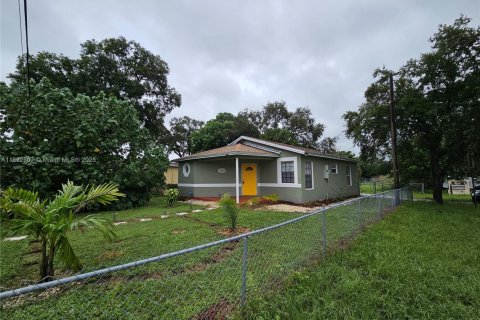 House in Fort Lauderdale, Florida 3 bedrooms, 84.17 sq.m. № 1785883 - photo 2