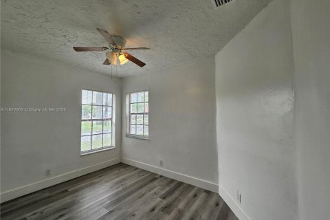 House in Fort Lauderdale, Florida 3 bedrooms, 84.17 sq.m. № 1785883 - photo 15