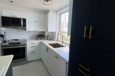 Condo in Miami, Florida, 3 bedrooms  № 2190333 - photo 14