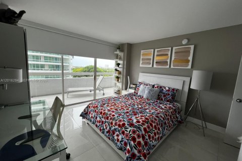 Condo in Miami, Florida, 3 bedrooms  № 2190333 - photo 27