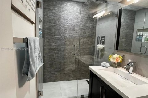 Condo in Miami, Florida, 3 bedrooms  № 2190333 - photo 15