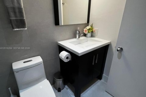 Condo in Miami, Florida, 3 bedrooms  № 2190333 - photo 20