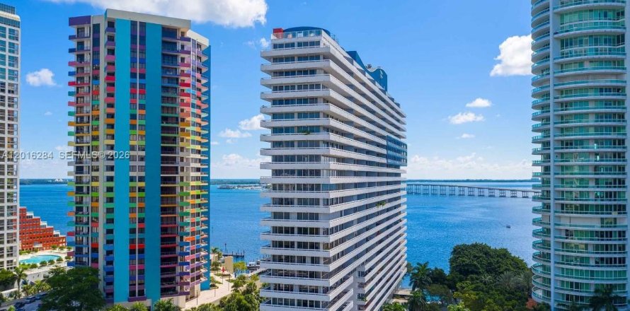 Condo in Miami, Florida, 3 bedrooms  № 2190333