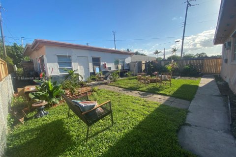 Commercial property in Dania Beach, Florida № 1706632 - photo 12
