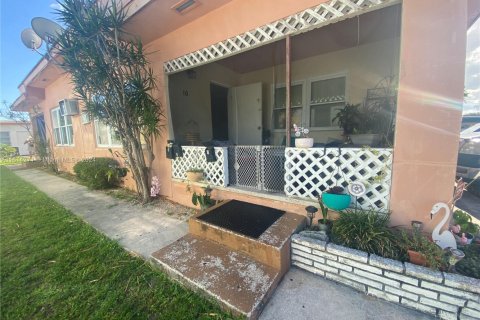 Commercial property in Dania Beach, Florida № 1706632 - photo 5