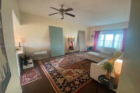 Commercial property in Dania Beach, Florida № 1706632 - photo 8