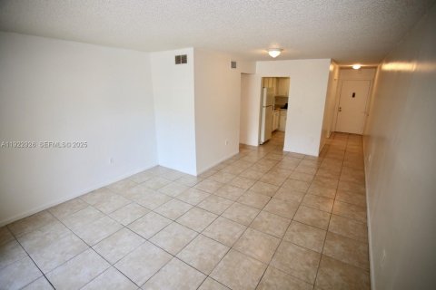 Copropriété à vendre à Deerfield Beach, Floride: 2 chambres, 119.84 m2 № 1976741 - photo 3