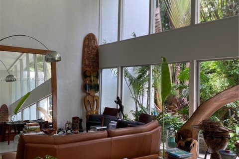 House in Miami, Florida 3 bedrooms, 165.55 sq.m. № 2022002 - photo 6