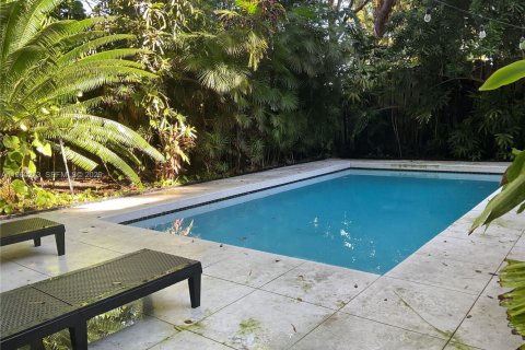 House in Miami, Florida 3 bedrooms, 165.55 sq.m. № 2022002 - photo 3