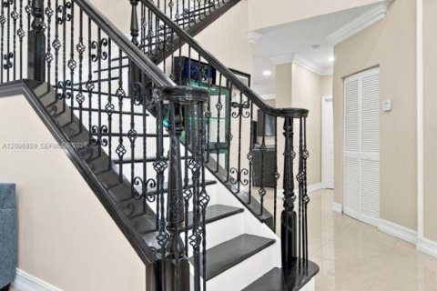 Villa ou maison à vendre à Weston, Floride: 6 chambres, 294.5 m2 № 2392022 - photo 14