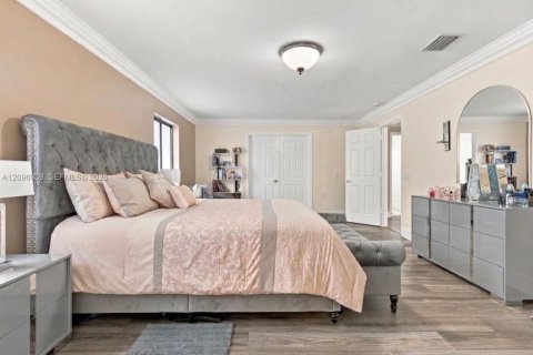 Villa ou maison à vendre à Weston, Floride: 6 chambres, 294.5 m2 № 2392022 - photo 30