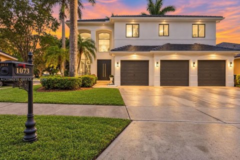 Villa ou maison à Weston, Floride 6 chambres, 294.5 m2 № 2392022
