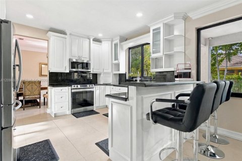 Villa ou maison à vendre à Weston, Floride: 6 chambres, 294.5 m2 № 2392022 - photo 19