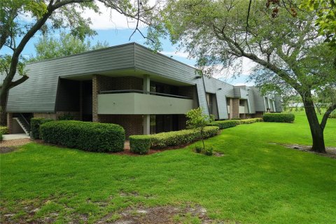 Condo in Palm Harbor, Florida, 1 bedroom  № 1725463 - photo 26