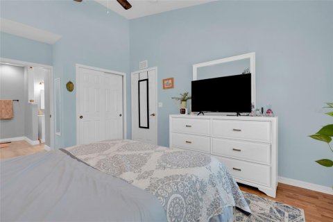 Condo in Lehigh Acres, Florida, 2 bedrooms  № 2420180 - photo 16