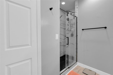 Condo in Lehigh Acres, Florida, 2 bedrooms  № 2420180 - photo 18