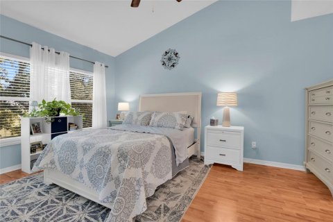 Condo in Lehigh Acres, Florida, 2 bedrooms  № 2420180 - photo 13