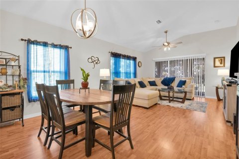 Condo in Lehigh Acres, Florida, 2 bedrooms  № 2420180 - photo 4