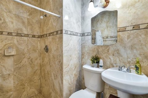 House in Boynton Beach, Florida 4 bedrooms, 197.7 sq.m. № 2083679 - photo 6