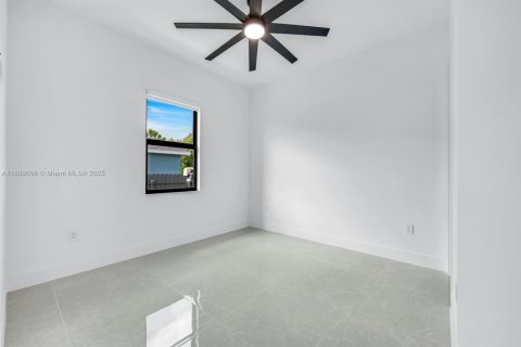 Villa ou maison à vendre à Cape Coral, Floride: 4 chambres, 161.19 m2 № 1951250 - photo 22