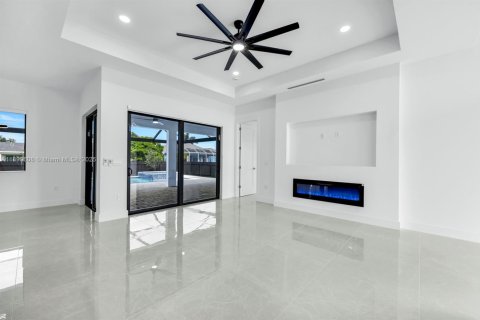 Villa ou maison à vendre à Cape Coral, Floride: 4 chambres, 161.19 m2 № 1951250 - photo 6