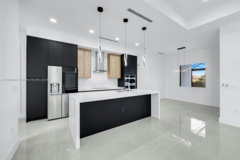 Villa ou maison à vendre à Cape Coral, Floride: 4 chambres, 161.19 m2 № 1951250 - photo 12