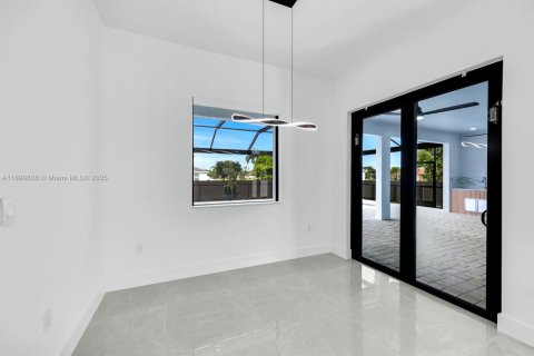 Villa ou maison à vendre à Cape Coral, Floride: 4 chambres, 161.19 m2 № 1951250 - photo 14