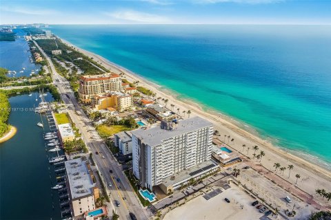 Condominio en alquiler en Hollywood, Florida, 1 dormitorio, 75.44 m2 № 1937613 - foto 20