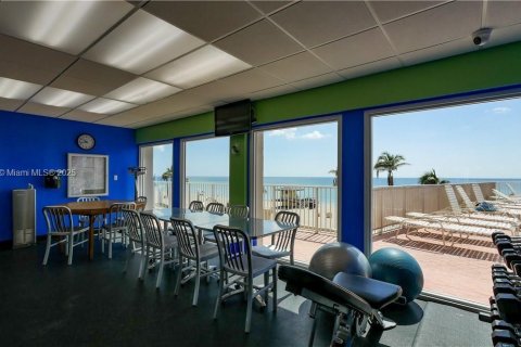 Condominio en alquiler en Hollywood, Florida, 1 dormitorio, 75.44 m2 № 1937613 - foto 22