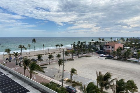 Condominio en alquiler en Hollywood, Florida, 1 dormitorio, 75.44 m2 № 1937613 - foto 8