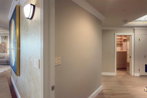 Condominio en venta en Aventura, Florida, 3 dormitorios, 237.83 m2 № 2089095 - foto 10