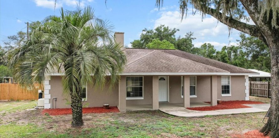 House in Floral City, Florida 3 bedrooms, 150.5 sq.m. № 1751724