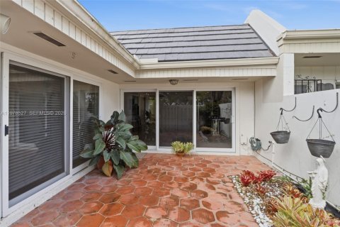 Снять в аренду таунхаус в Майами, Флорида 3 спальни, 140.65м2, № 2046246 - фото 6