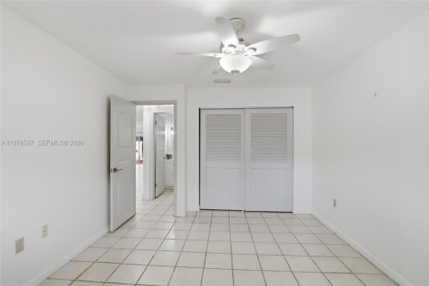 Снять в аренду таунхаус в Майами, Флорида 3 спальни, 140.65м2, № 2046246 - фото 16