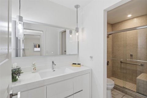 Снять в аренду таунхаус в Майами, Флорида 3 спальни, 140.65м2, № 2046246 - фото 19